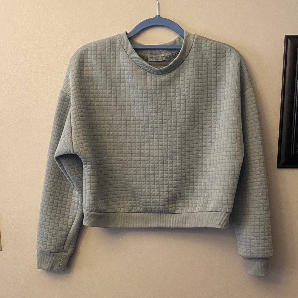 Paper Crane Quilted Crew Neck Cropped Sweater - Light Blue